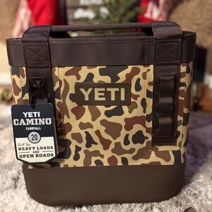 YETI NWT Camino Wetlands 20 Carryall in Camo